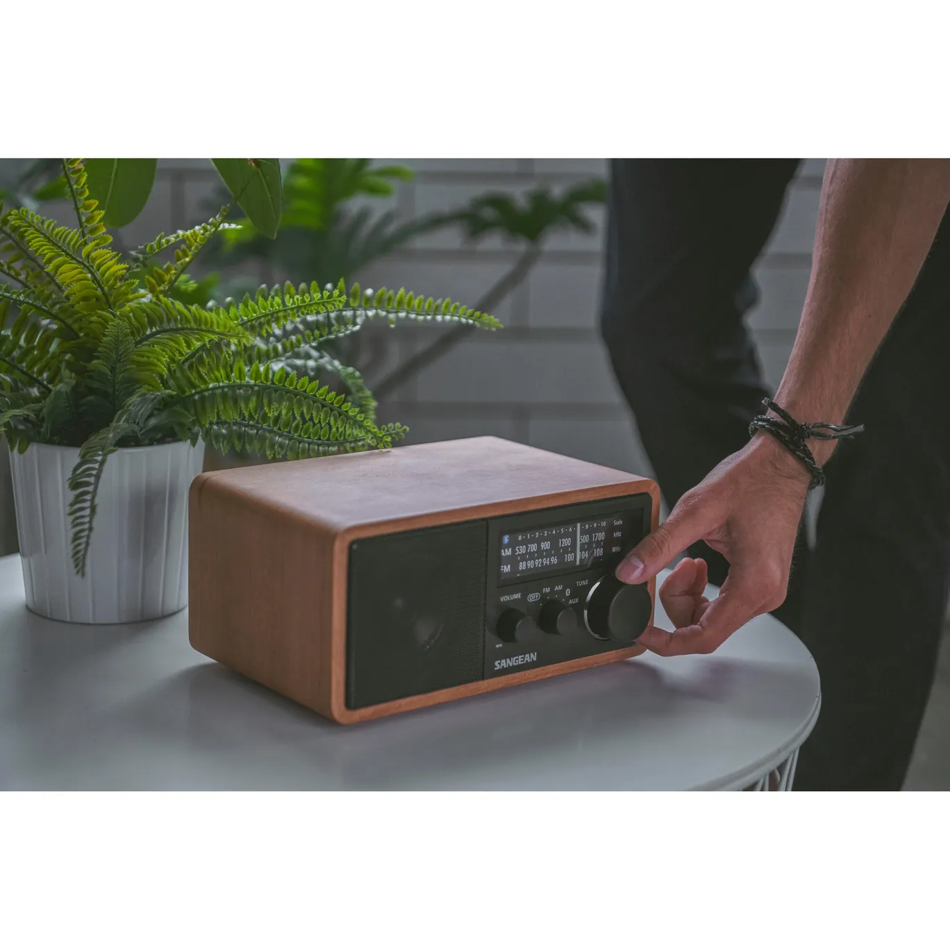 Sangean WR-11 BT Retro-Radio Echtholz-Gehäuse Helles Holz-schwarz