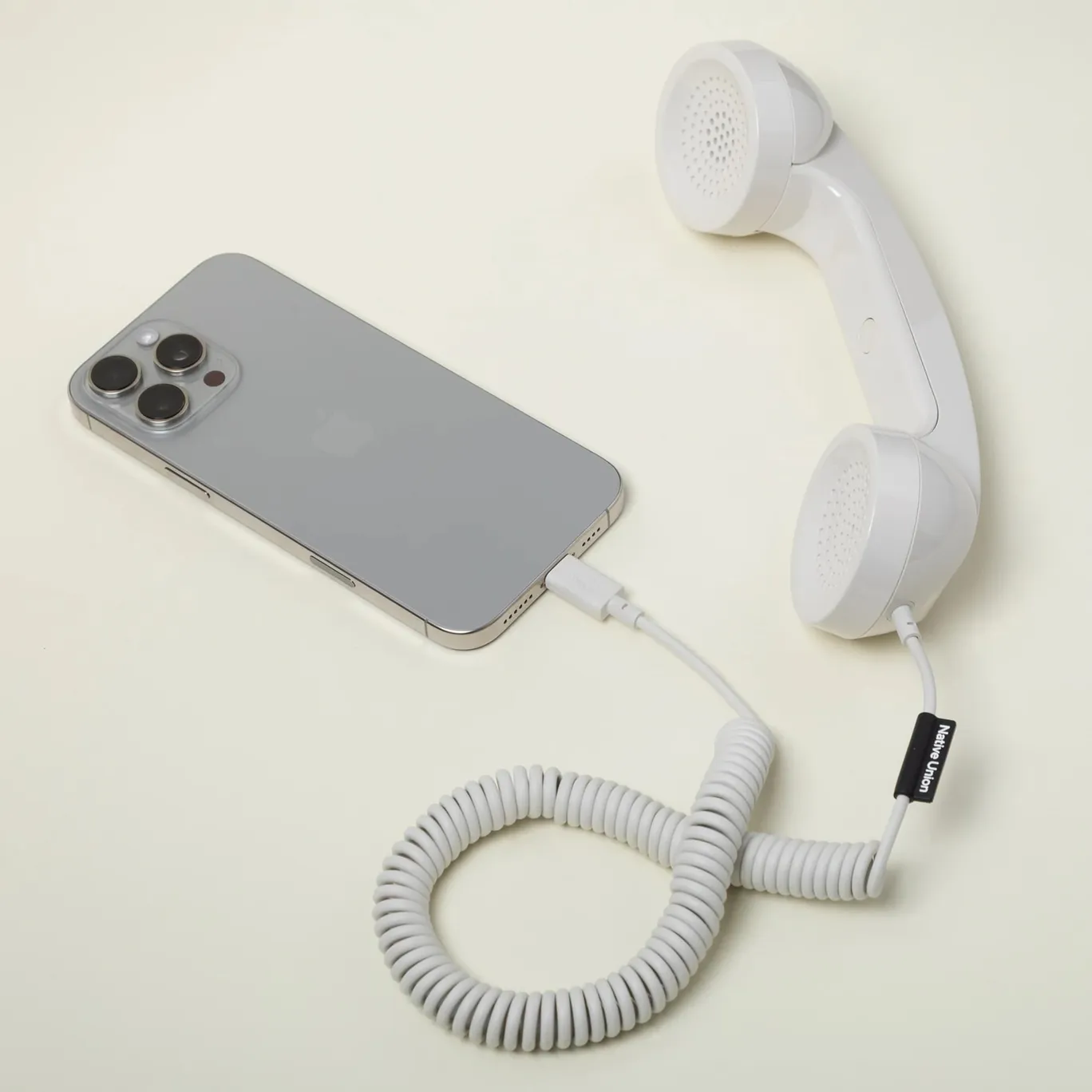 NATIVE UNION POP Phone Hello Kitty Rétro Vintage Combiné pour Portable - Neuf EUR 16,60 - FR