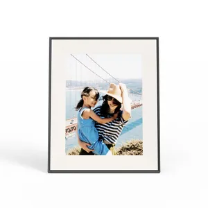 Aura Frames AF115 Photoframe Walden  38cm (15") Digitaler Bilderrahmen Matted Ink
