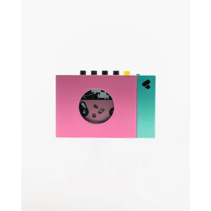 WeAreRewind Tragbarer Kassettenspieler mit Bluetooth Edith Pink