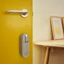 Yale Linus L2 Smart Lock silber + Dot 3er-Pack schwarz