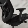 Fractal Refine Gaming Chair Alcantara Dark | Synchro-Tilt Mechanismus, Rückenlehne mit integrierter Lordosenstütze