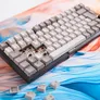 Cherry KW 300 MX Schwarz | Kompakte Hotswap-Tastatur, MX2A Silent Red Switches, schallgedämpftes Gehäuse, Bluetooth, USB-C