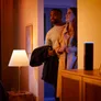 Philips Hue Starter Kit: Hue Bridge Pro + 2 E27, White and Color Ambiance, kompatibel mit gängigen Smart-Home-Assistenten
