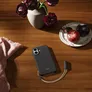 Beats iPhone 17 Kickstand Case mit MagSafe und Kamerasteuerung - Granitgrau