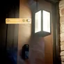 Philips Hue Secure Set: Kabelgebundene Türklingelkamera & smarter Gong