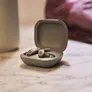 Beats Powerbeats Fit Wireless In-Ear Kopfhörer gravelgrau