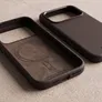 Vonmählen Soft Silicone Case 2 für iPhone 18 Pro Dark Brown